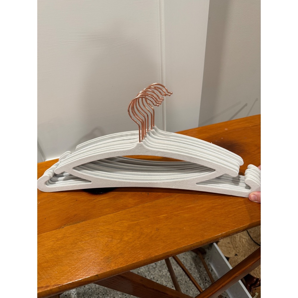 9 Pack White Velvet Non-Slip Clothes Hangers with Rose Gold Hooks Slim Profile